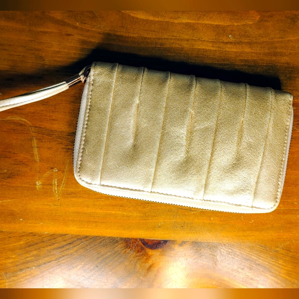  HOBO International Amoret Zip Around Wallet Gold - Picture 4 of 6